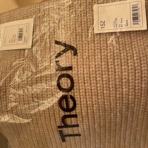 Theory Selia O ; stone; light wool; new with Tag